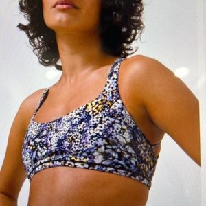 Lululemon Free to Be Sports Bra Size 4